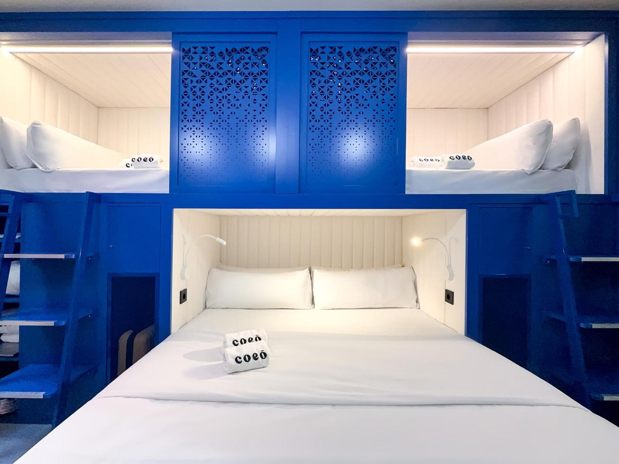 Coeo Hernan Ruiz Rooftop Pool Hostel مالقة الغرفة الصورة