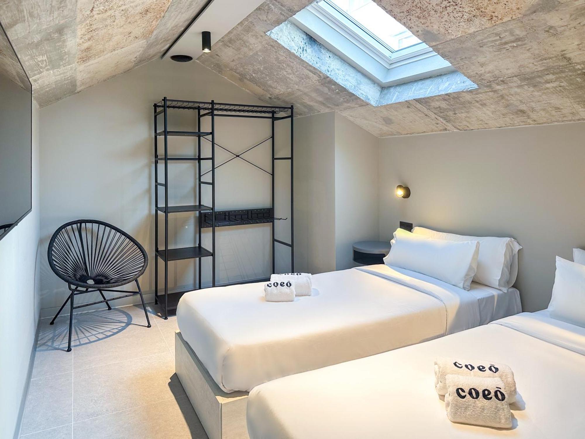 Coeo Hernan Ruiz Rooftop Pool Hostel مالقة الغرفة الصورة